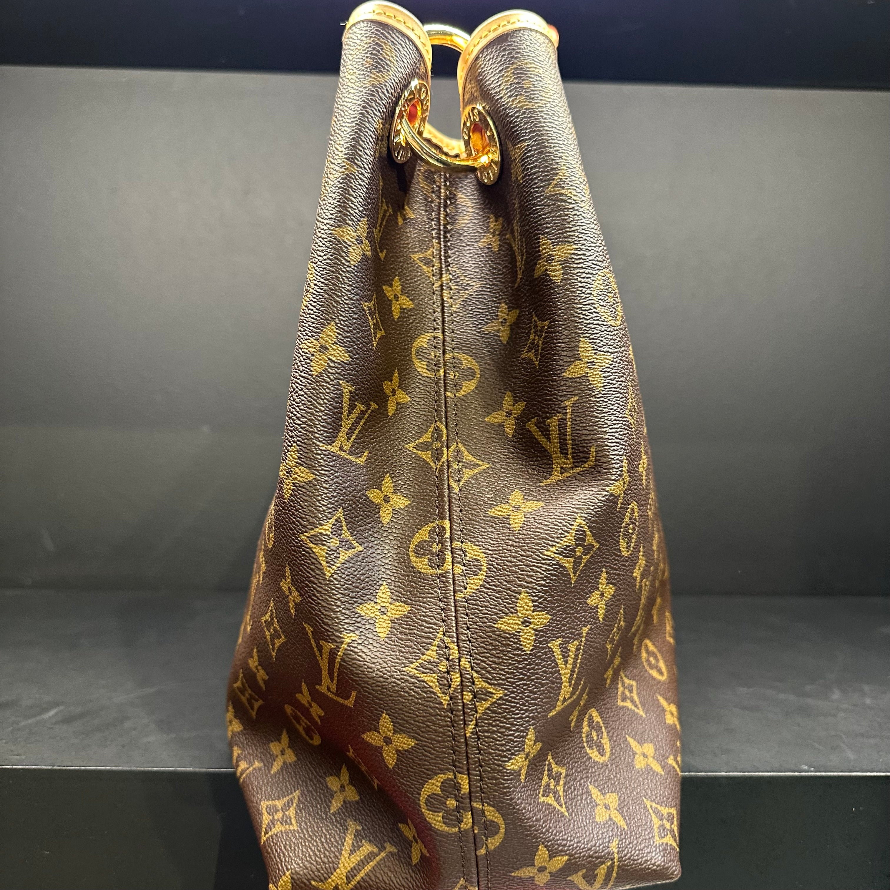 Louis Vuitton Again