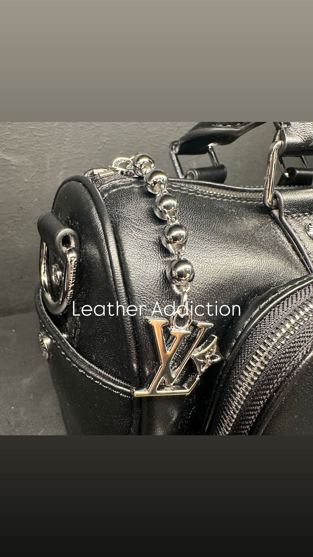 Louis Vuitton keepal cargo boundouliere 25cm