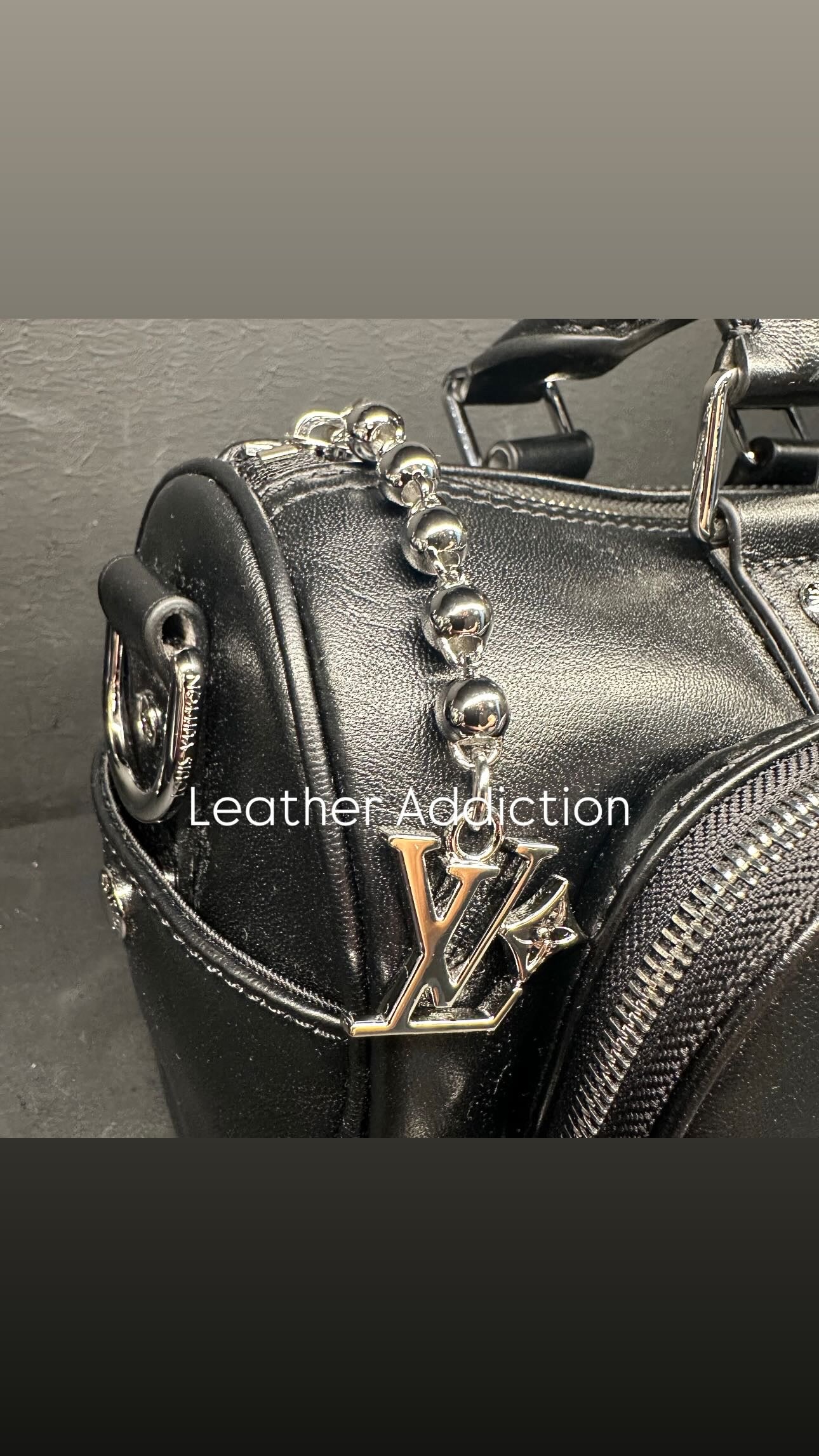 Louis Vuitton keepal cargo boundouliere 25cm