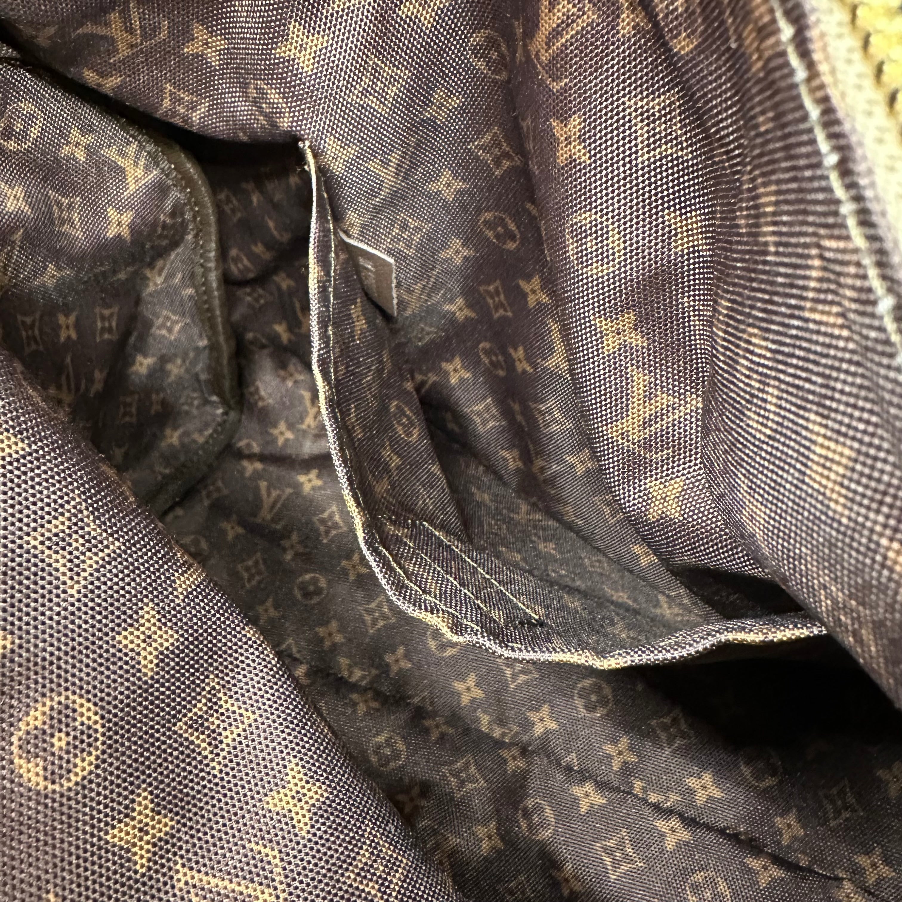 Louis Vuitton Express MM