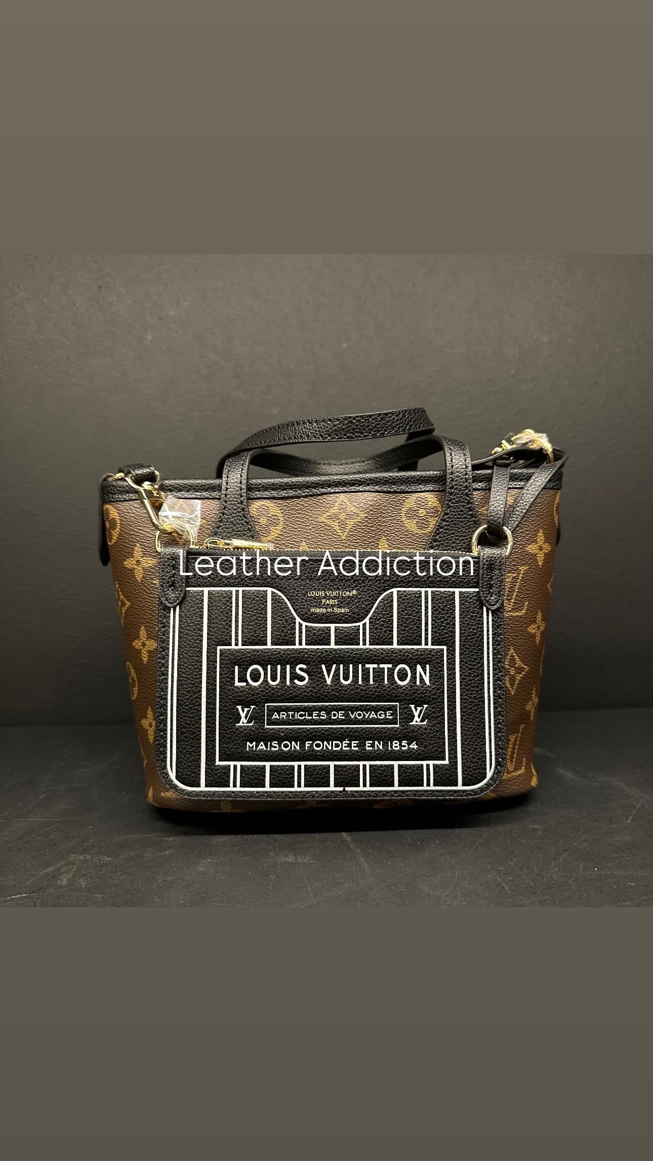 Louis Vuitton Neverfull Bandouliére Inside Out BB