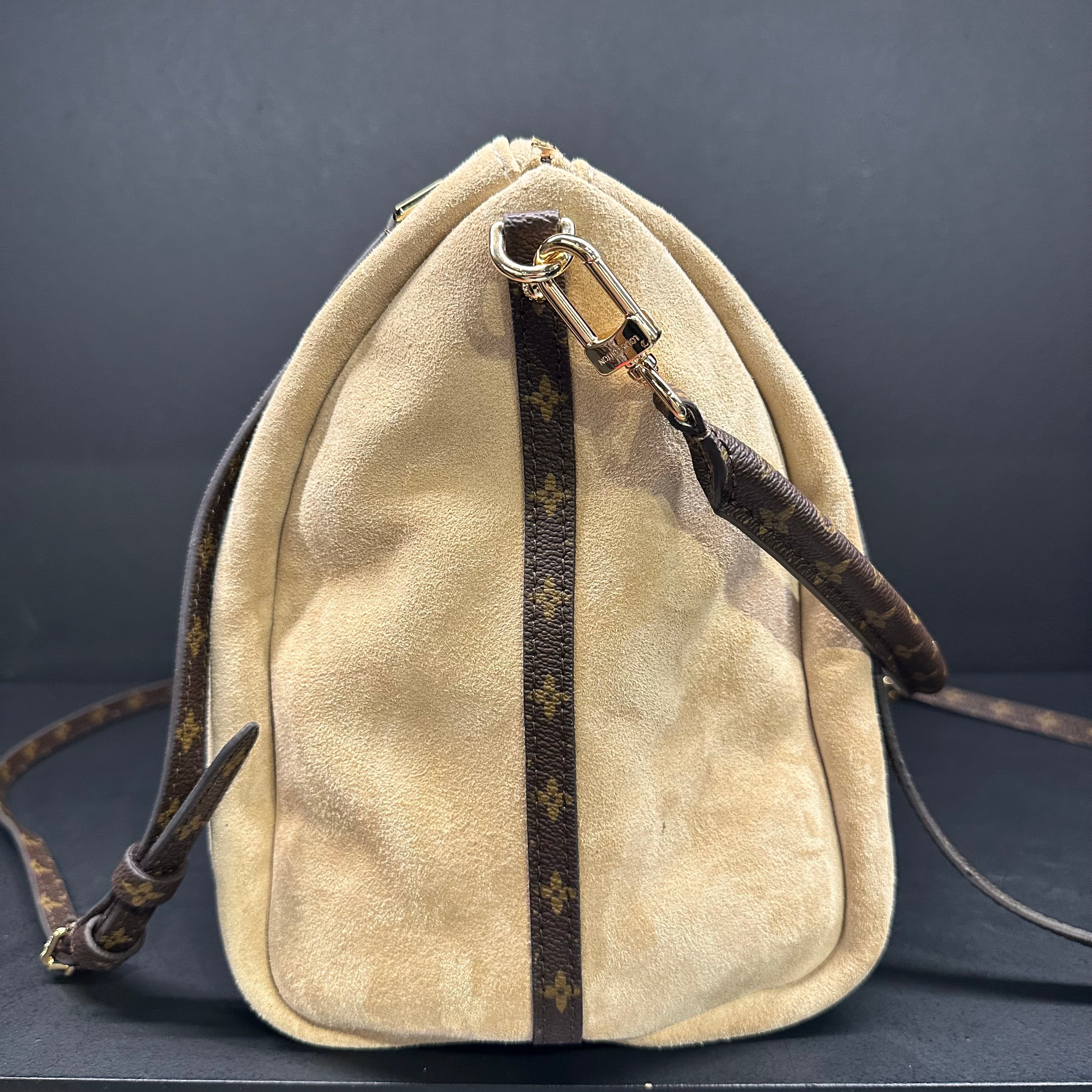 Louis Vuitton Express MM