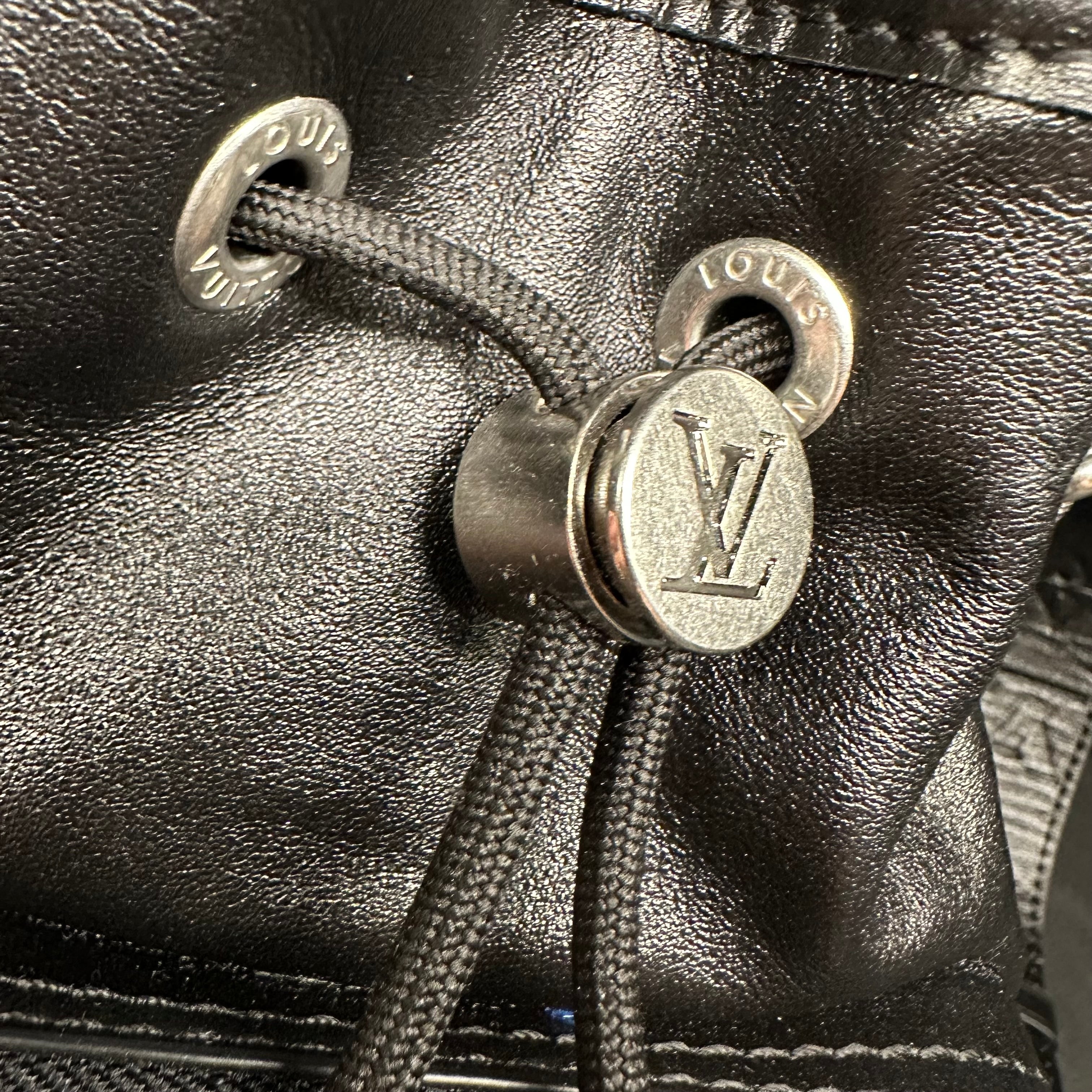 Louis Vuitton noe cargo autres cuirs