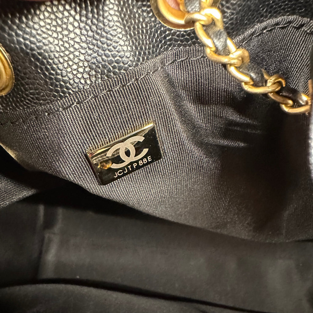 CHANEL 25 handbag black caviar