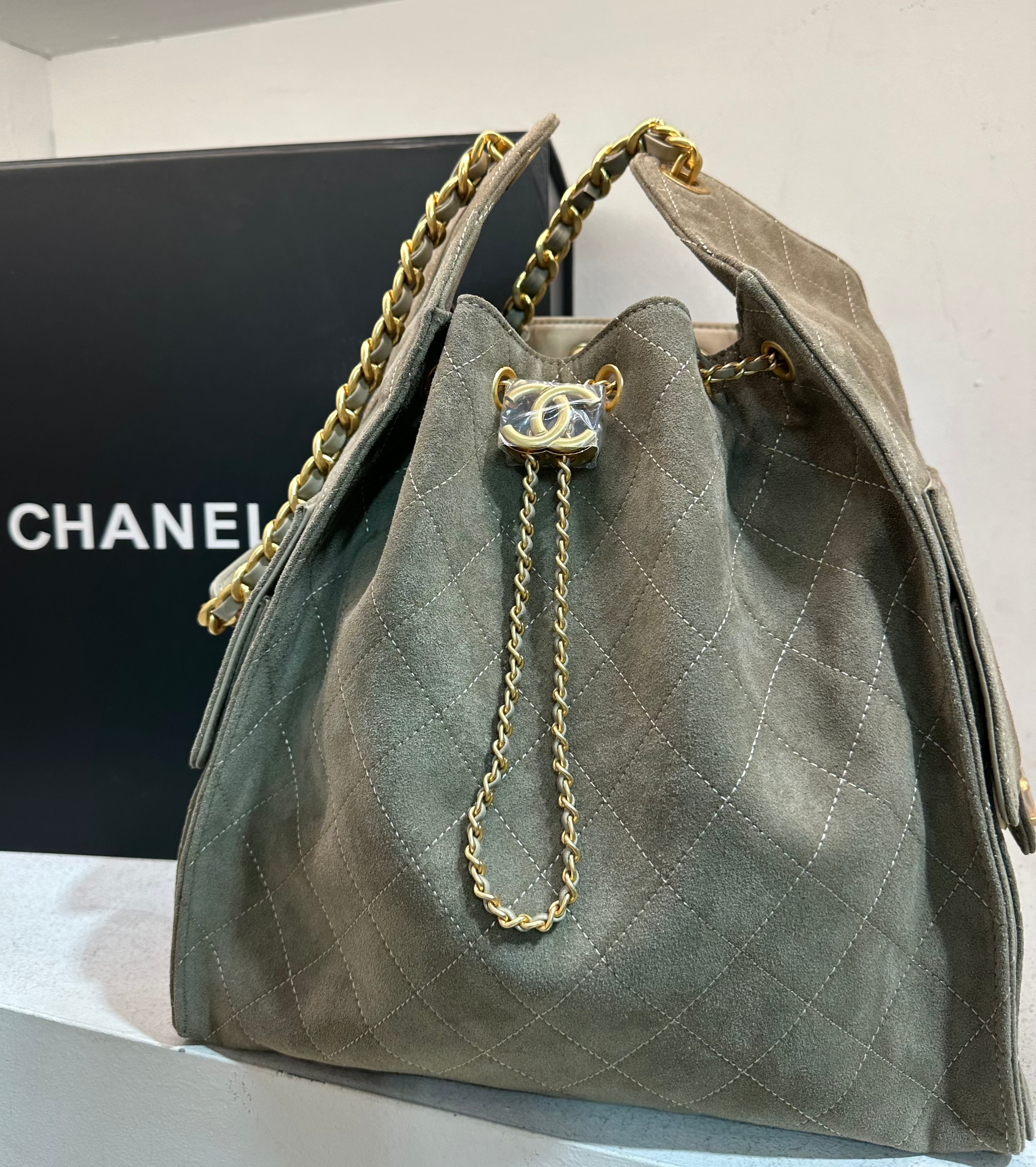 CHANEL 25 Medium