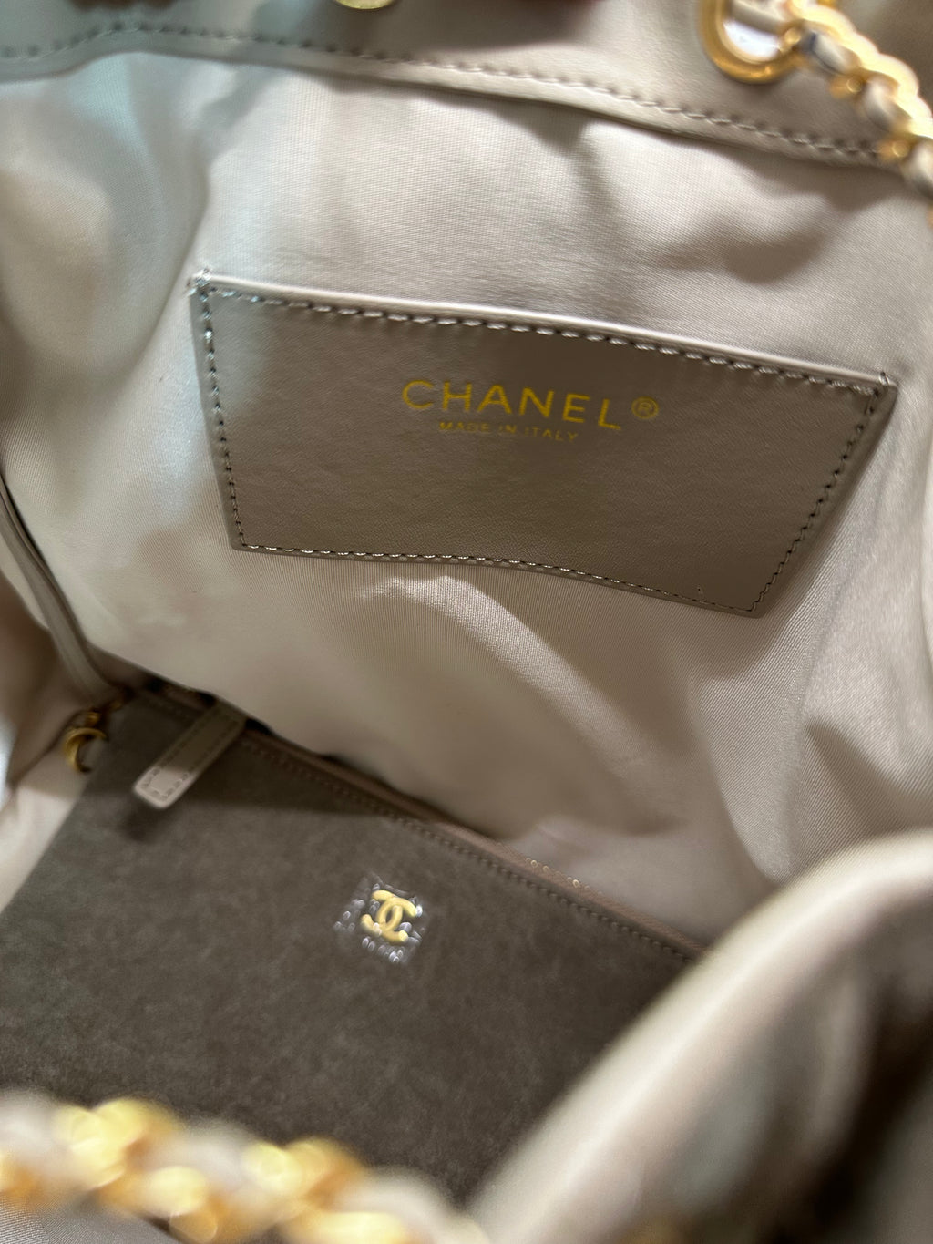 CHANEL 25 Medium